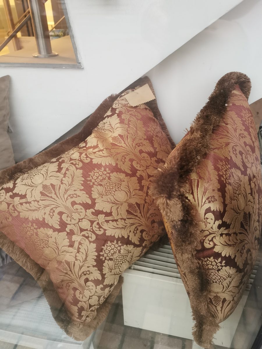 Dekoratyvinės pagalvėlės su ornamentu
