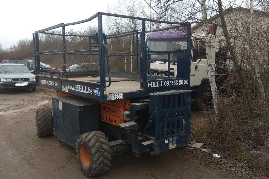 Dyzelinis žirklinis keltuvas Snorkel